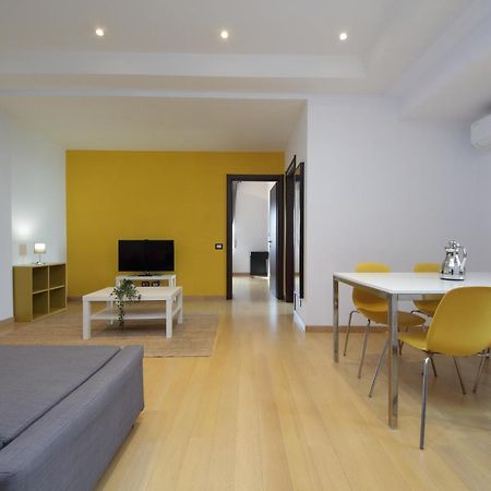 Cozy And Comfy Apartment In Piramide Metro Stop โรม ภายนอก รูปภาพ